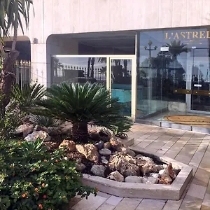 Beachfront On Promenade Des Appartement